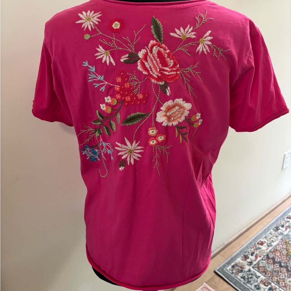 Johnny Was Embroidered Relaxed Tee - Picture 5 of 9